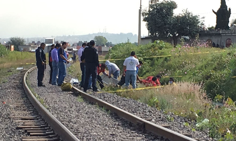 Hallan cadáver de mujer sobre vías del tren en Mazapiltepec