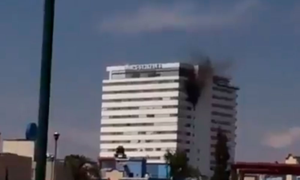 Sofocan incendio en Torres Médicas de Angelópolis