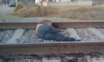 Hallan en vías del tren a una muerta