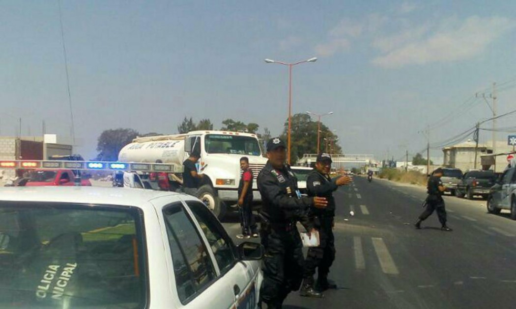 Queda Destrozado En La Autopista