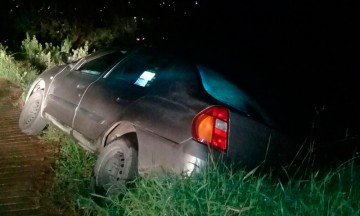 Interceptan a chofer y termina encajuelado