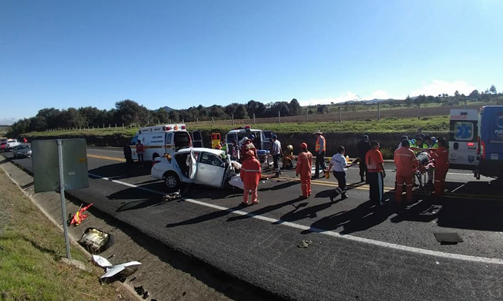 Accidente paraliza la carretera Tlaxco-Tejocotal; reportan tres fallecidos