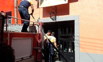 Arde local en Teziutlán