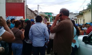 Cierran carretera en exigencia de presunto ladrón 