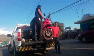 Se estampa motociclista en la Puebla-Tehuac&aacute;n