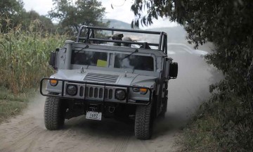 Presuntos huachicoleros agreden a militares en Texmelucan