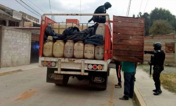 Se suscita balacera entre federales y huachicoleros