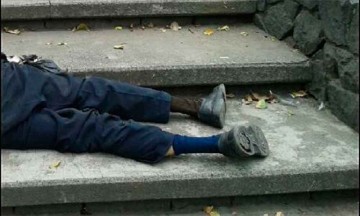 Balacean a hombre frente a colegio