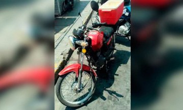 Hurtan moto a repartidor de tortillas