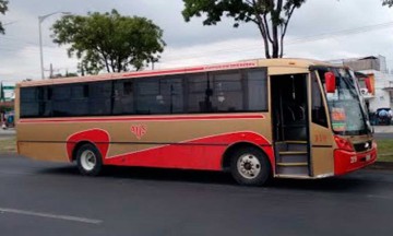 Lesionan a dos en asalto a autobús de la unión serrana