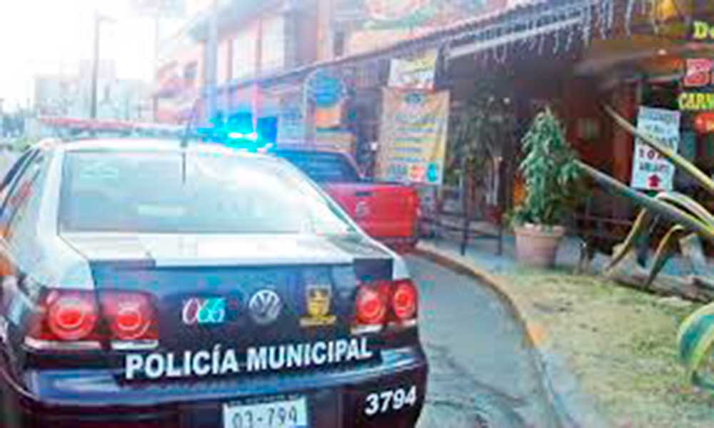 Hieren con arma de fuego a conductor de camioneta al despojarlo de su unidad