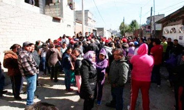 Impiden Vecinos de Tlacotepec atraco de tráiler