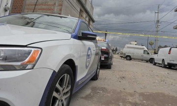 Abandonan cadáver cerca de escuela en Xochimehuacan