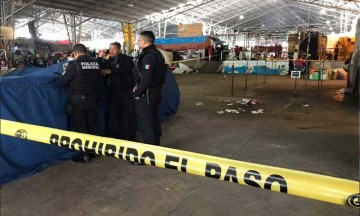 Atacan a balazos a vendedor de discos y películas en el mercado
