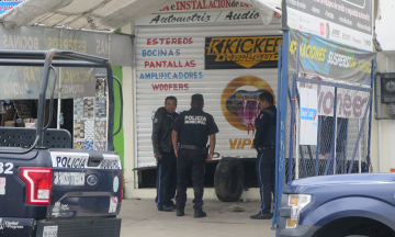 Dan cortinazo en comercio de autoest&eacute;reos