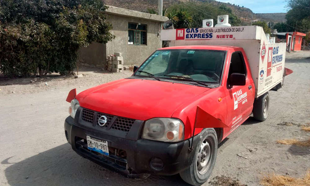 Disparan ladrones de gas a policías