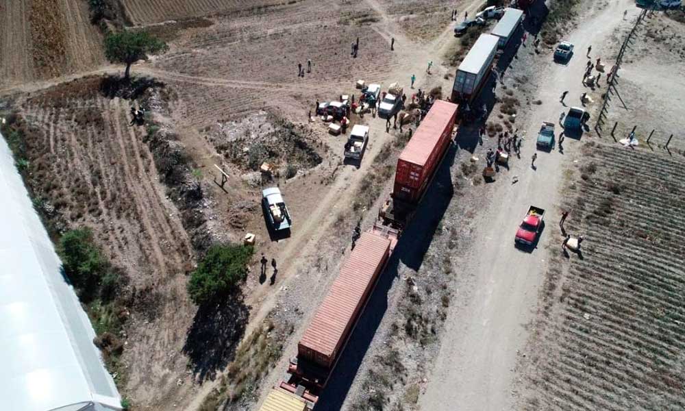 Saquean vagones de tren en Cañada Morelos