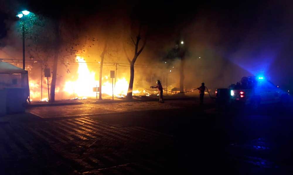 Se incendian puestos navideños en Cholula
