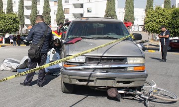 Atropellan a ciclista de la tercera edad en gasolinera de Bosques de San Sebasti&aacute;n