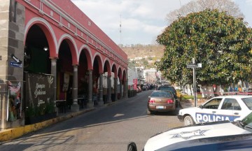 Atacan comandancia y alcaldía de Tecamachalco