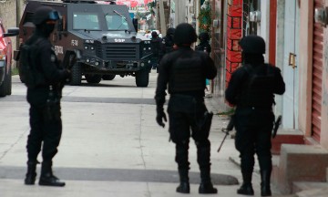 Elementos de la FGE catean tres inmuebles al interior del estado 