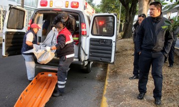 Muere motociclista al derrapar en bulevar Hermanos Serd&aacute;n