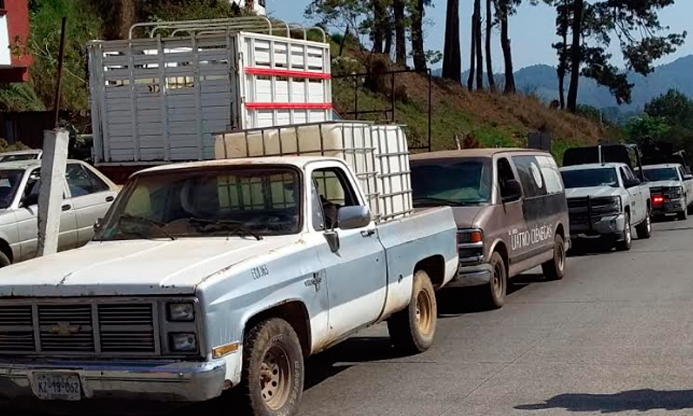 Sedena y Gendarmería aseguran unidades de huachicol en Huauchinango