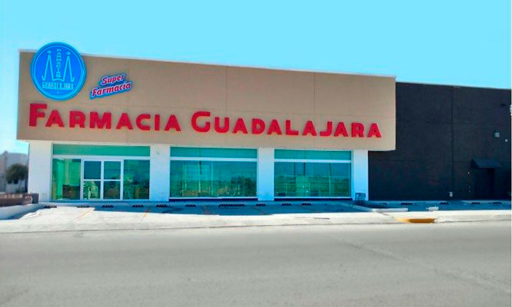 Asaltan Farmacia Guadalajara por Plaza Crystal