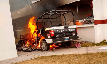 Intento de linchamiento enfrenta a pobladores con policías en Acajete