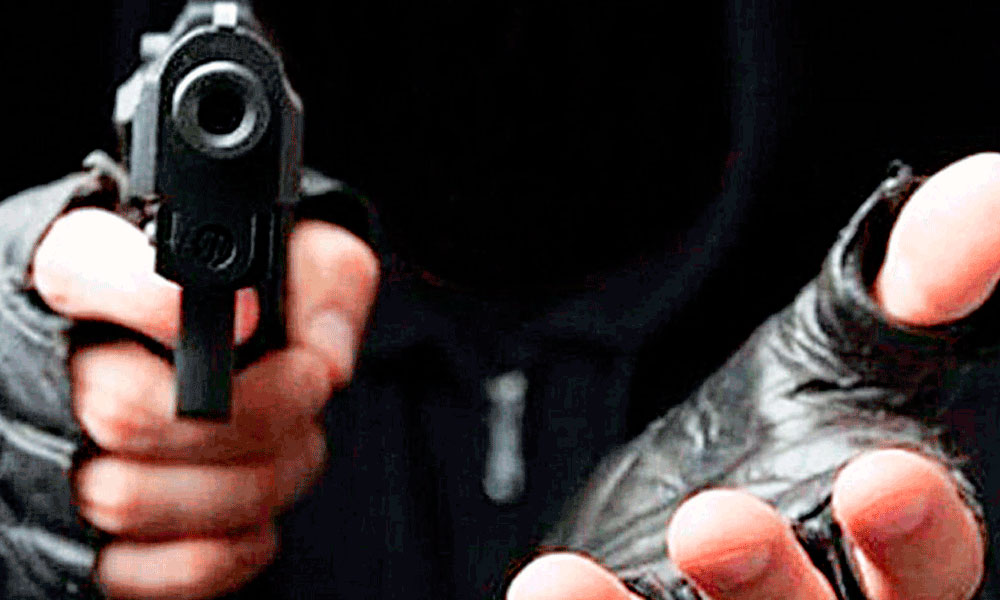 Roban y disparan a comerciante en Texmelucan