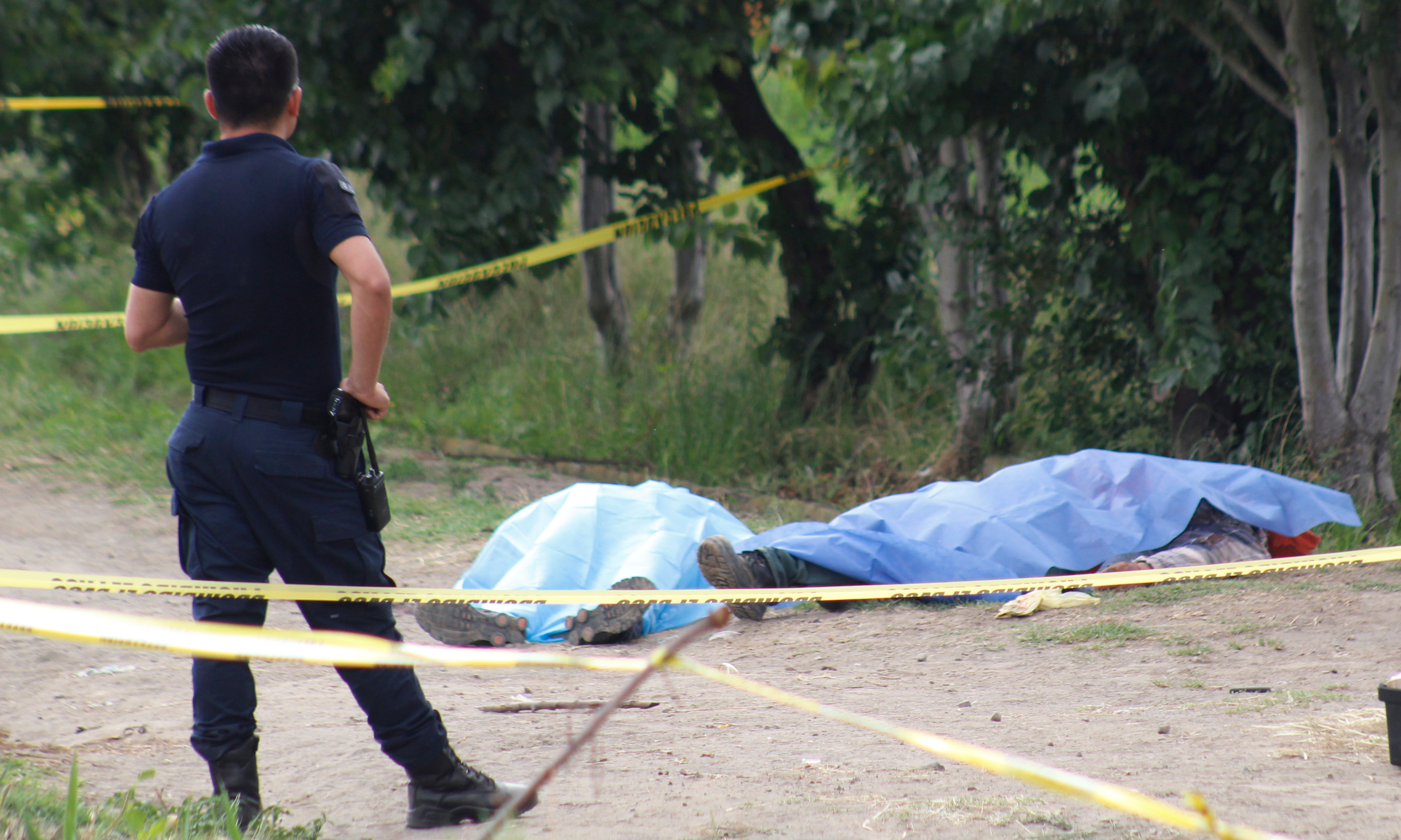 Localizan dos cuerpos baleados en Tecaltzingo