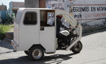 Polic&iacute;as capturan a ladr&oacute;n en flagrancia en Coronango