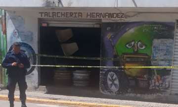 Muere hombre de un paro cardíaco dentro de su negoció en San Juan Chahapa 