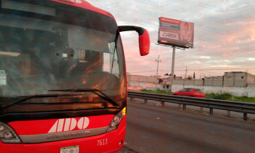 Detienen y asaltan a  transporte de Audi en Puebla-Orizaba 