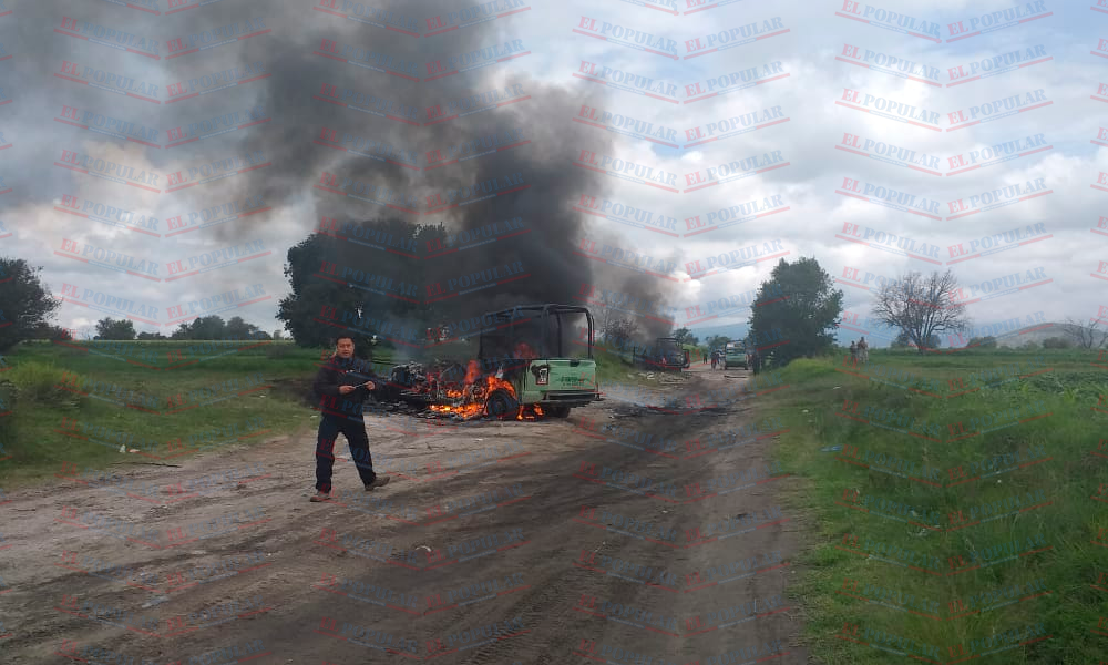 Prenden fuego huachigaseros a unidades de Pemex en Tepeaca; un herido