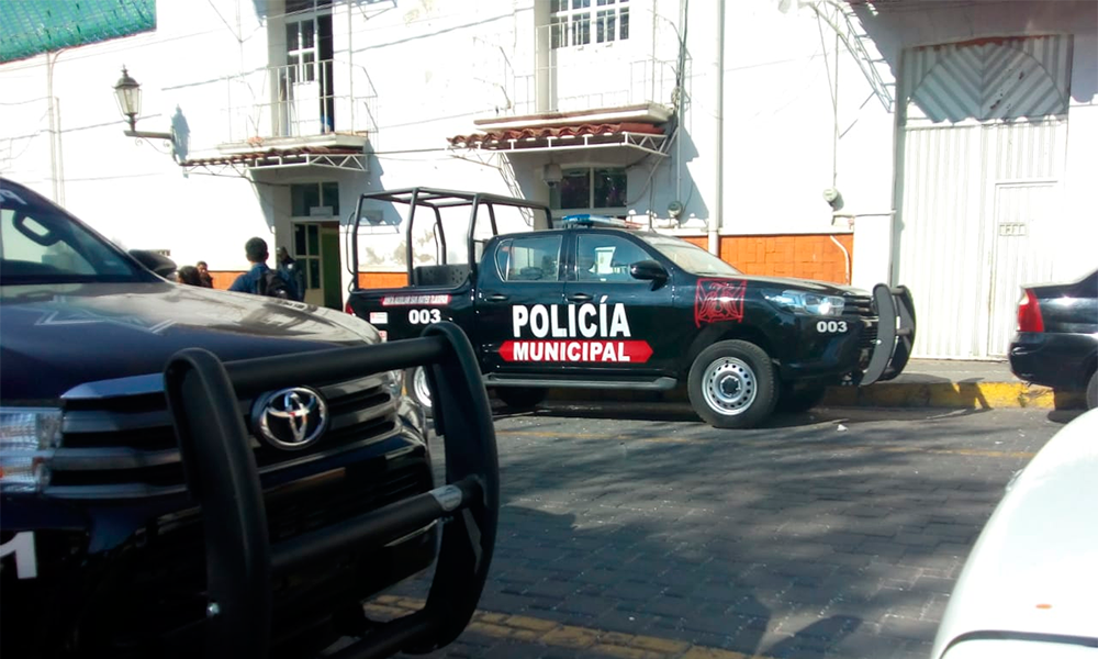 Policías rescatan a un hombre de ser linchado en Tecamachalco