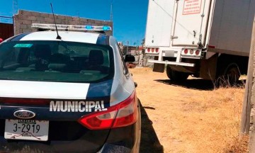 Abaten a ladr&oacute;n y recuperan tr&aacute;iler en la Puebla-C&oacute;rdoba