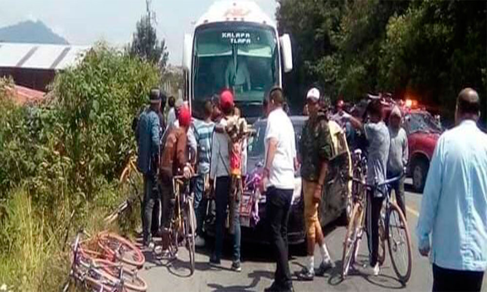 Autobús atropella a varios peregrinos en Teziutlán