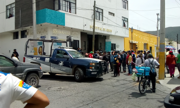 Llevan ataúd para exigir seguridad en Palmarito Tochapan