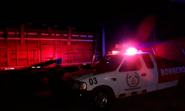 Arde bodega de frutas en la Central de Huixcolotla