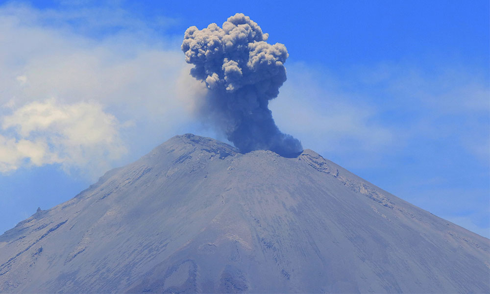 Alertan posible caída de ceniza del Popocatépetl         