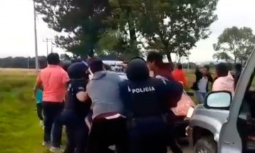 Policías se cobran la vida de civil tras riña de Amozoc