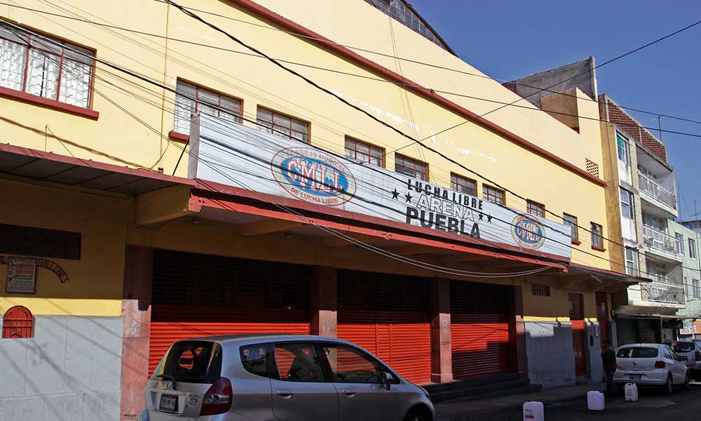 Asaltan Arena Puebla y se llevan más de  200 mil pesos