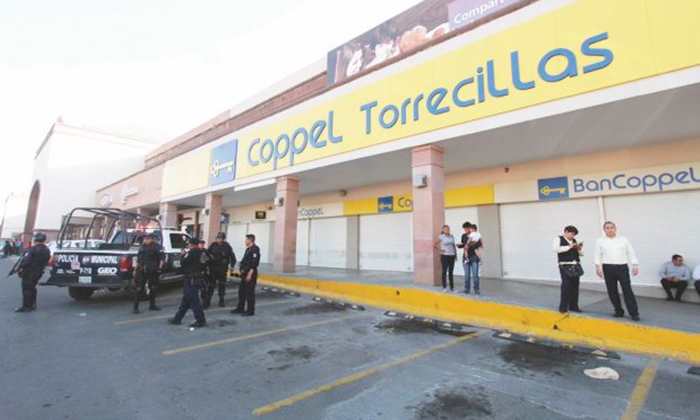 Roban joyas y celulares a Coppel Torrecillas; 2 detenidos
