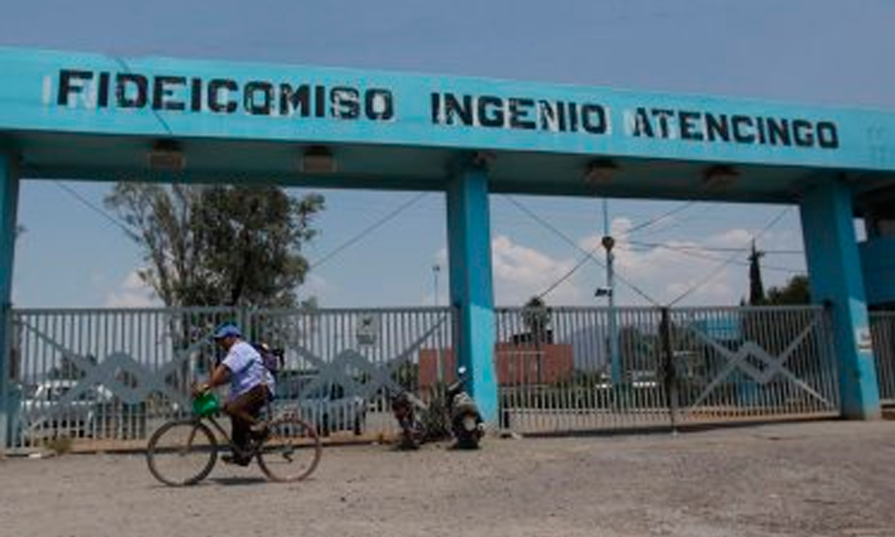 Confunden a cañero y atacan su camioneta en Tilapa