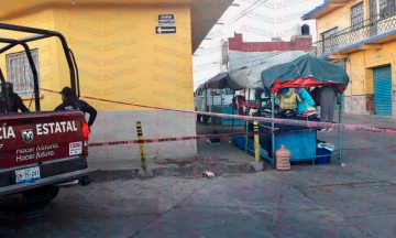 Balean a comerciantes en centro de Acatlán de Osorio 