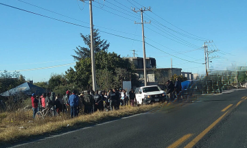 Muere atropellado mientras esperaba el camión en Tepatlaxco