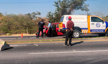 Accidente vehicular sobre carretera Izúcar de Matamoros-Atlixco deja un muerto