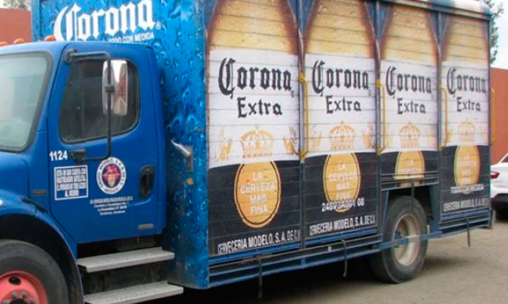 Asaltan a conductores de camión cervecero en Izúcar