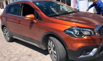 Sujetos armados roban camioneta de lujo marca BMW